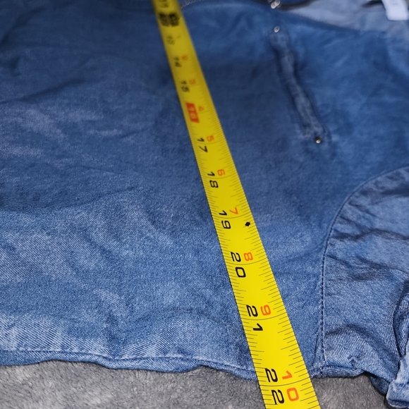 My Style Zipper V Neck Top - Picture 2 of 5